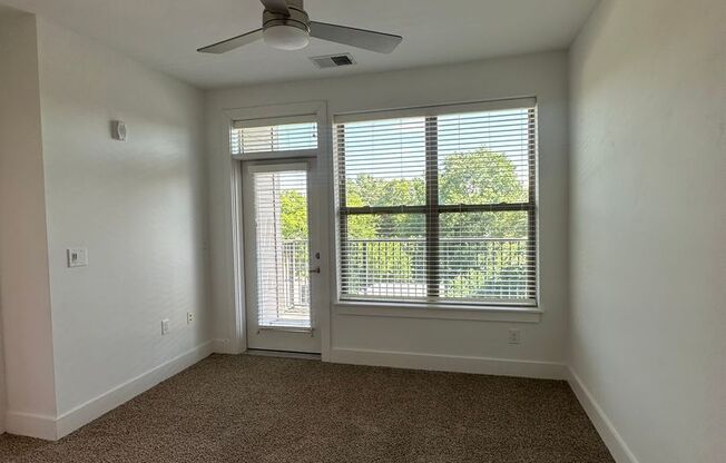 2 beds, 2 baths, 1,038 sqft, $2,059