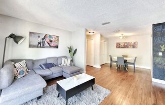 3 beds, 3 baths, $1,700, Unit Unit 527