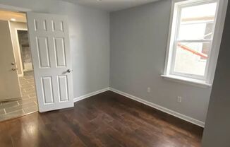 1 bed, 1 bath, 500 sqft, $925, Unit 2R