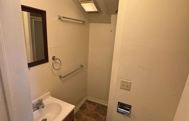 1 bed, 1 bath, $595