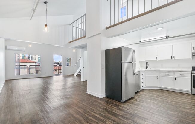 1 bed, 1 bath, 1,000 sqft, $2,450, Unit 431