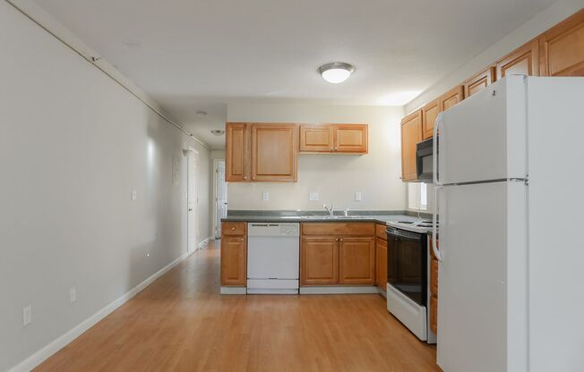 2 beds, 1 bath, 690 sqft, $2,800, Unit 200