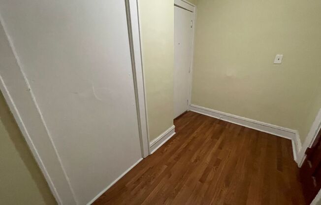 1 bed, 1 bath, 640 sqft, $1,249, Unit 7227 Penn Ave. #2A