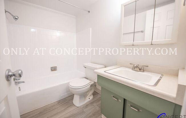 2 beds, 1 bath, 700 sqft, $1,225, Unit 03