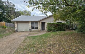 3Bed / 2 Bth / a great backyard