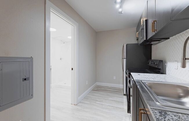 Studio, 1 bath, 325 sqft, $835, Unit 514 *