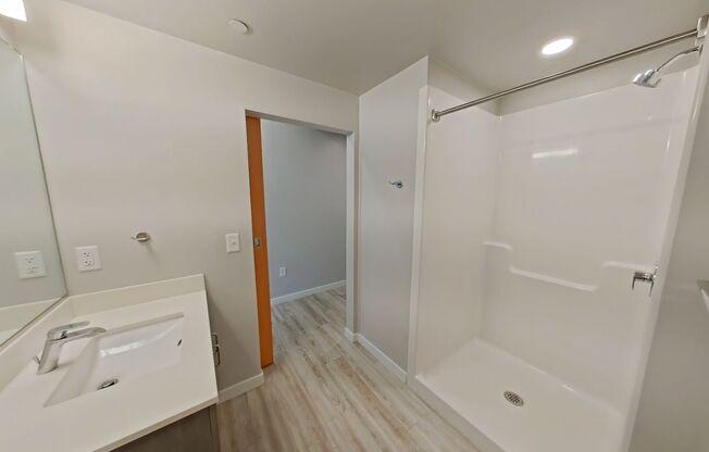 Studio, 1 bath, 251 sqft, $925, Unit 211