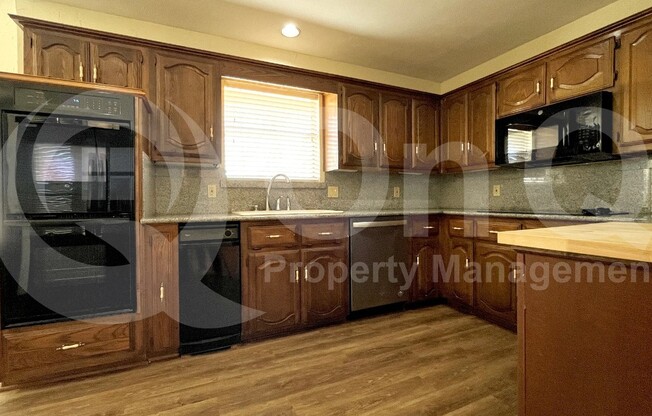 10 CYPRESS CT