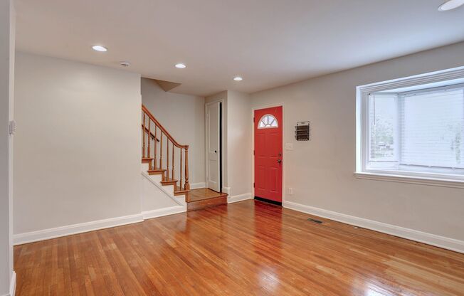 3-Bedroom 2-Bath Row Home Minutes from Morgan State