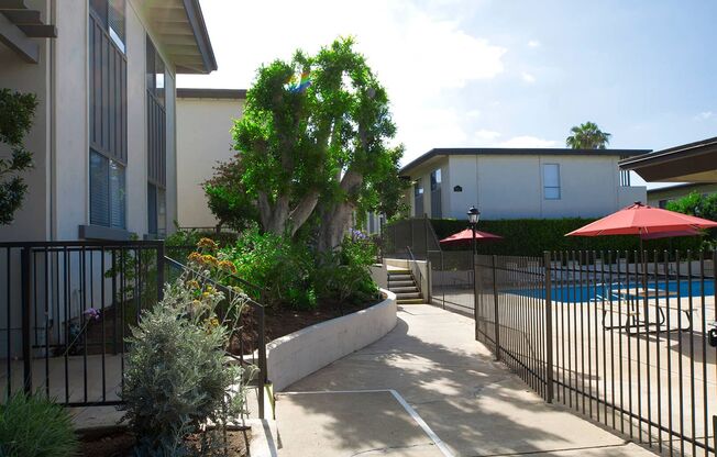 2 beds, 1 bath, 950 sqft, $2,195, Unit 070