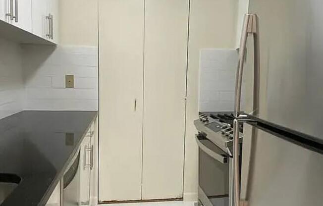 2 beds, 2 baths, 1,090 sqft, $7,000, Unit 9E