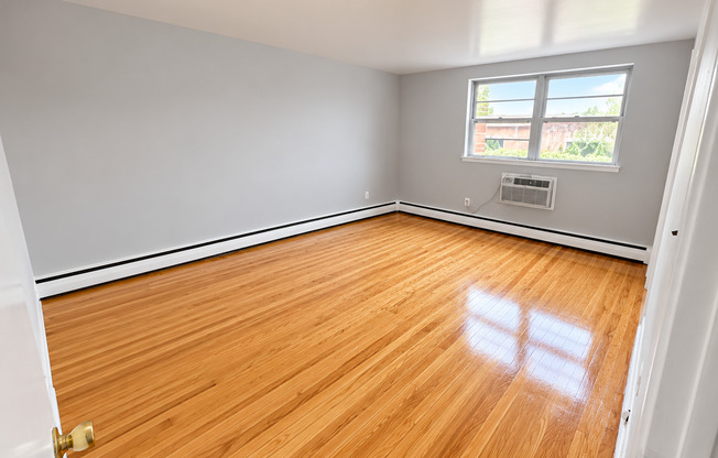 2 beds, 1 bath, 900 sqft, $1,600, Unit B2A