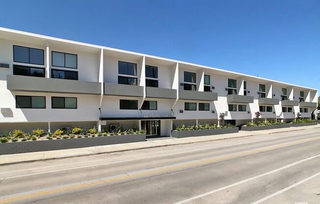 1 bed, 1 bath, 1,100 sqft, $3,395, Unit 21