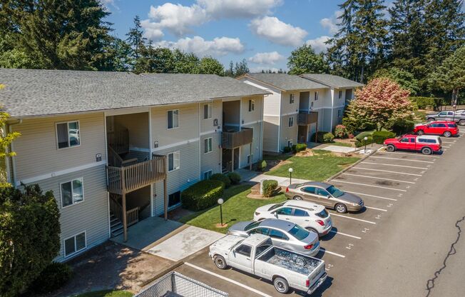 2 beds, 1 bath, $1,350, Unit B18