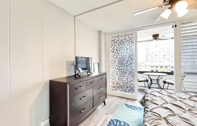 1 bed, 1 bath, $2,300