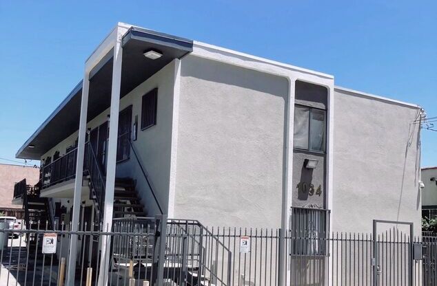 1034 S ARDMORE AVE