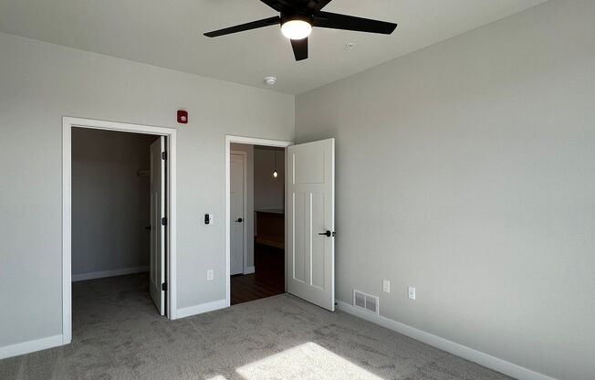 1 bed, 1 bath, 725 sqft, $1,675, Unit WR 305-229