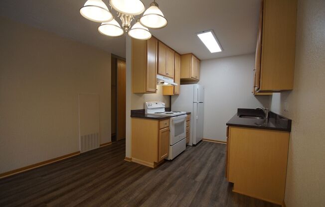 1 bed, 1 bath, 780 sqft, $1,374, Unit 220