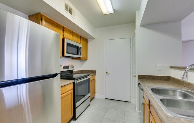 2 beds, 2 baths, $1,475, Unit UNIT 2118