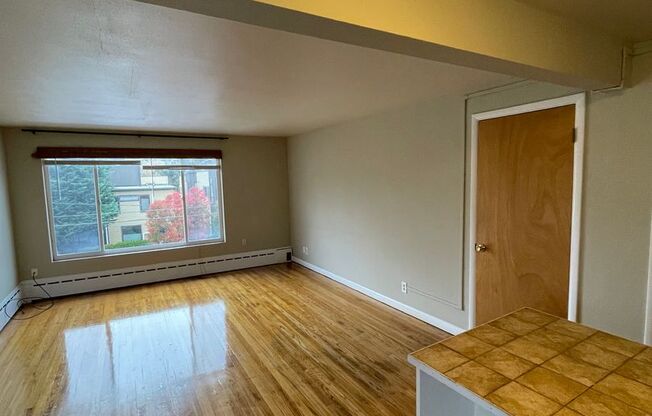 1 bed, 1 bath, 650 sqft, $1,550, Unit 3900