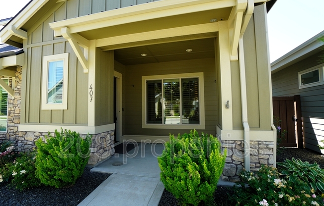 407 W PAVILLION LN