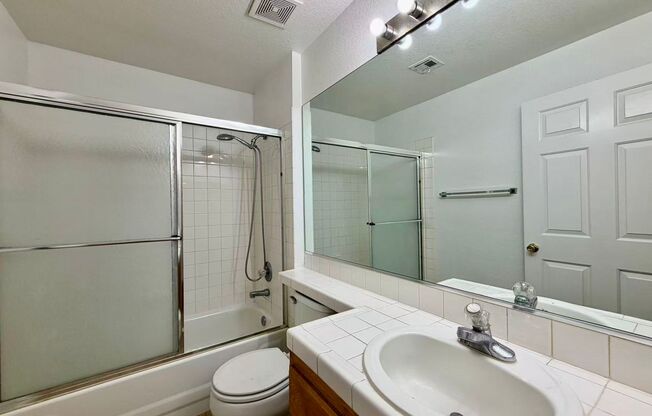 2 beds, 2 baths, $1,300, Unit # B 20 1045