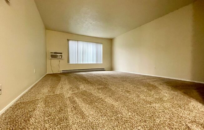 Montavilla 2 Bedroom Upstairs Apartment w/ A/C and Off Street Parking~ PETS WELCOME! 95 Walksco