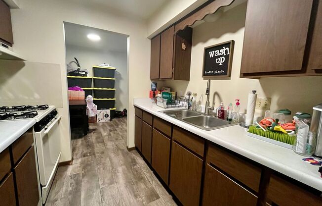 11322 W National Ave