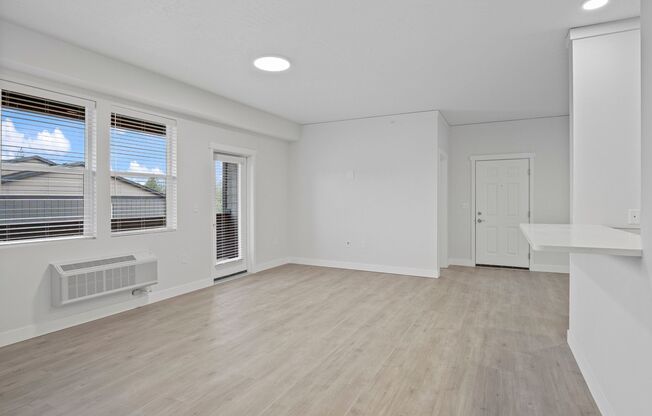 3 beds, 3 baths, 1,674 sqft, $2,050, Unit H-404