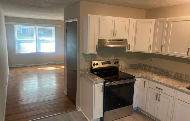 2 beds, 1 bath, 784 sqft, $1,200, Unit 1