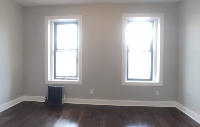 2 beds, 1 bath, $2,800, Unit 54