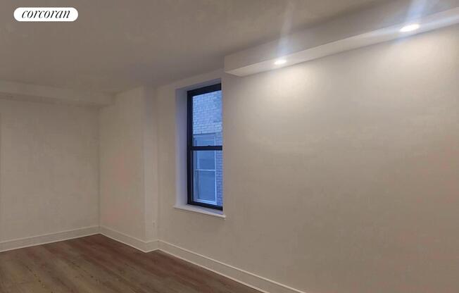 2 beds, 1 bath, $7,400, Unit 5I