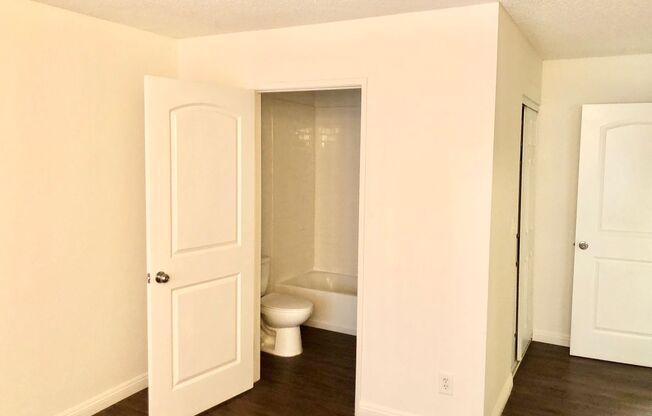 2 beds, 2 baths, 975 sqft, $2,395, Unit 120