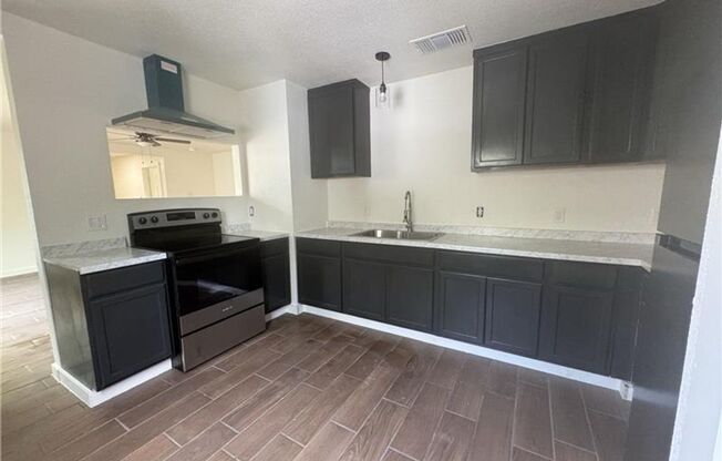 3 beds, 2 baths, $1,450