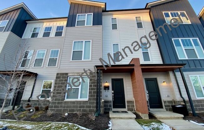 BRAND NEW BEAUTIFUL BUILD!! YOU DON'T WANT TO MISS!