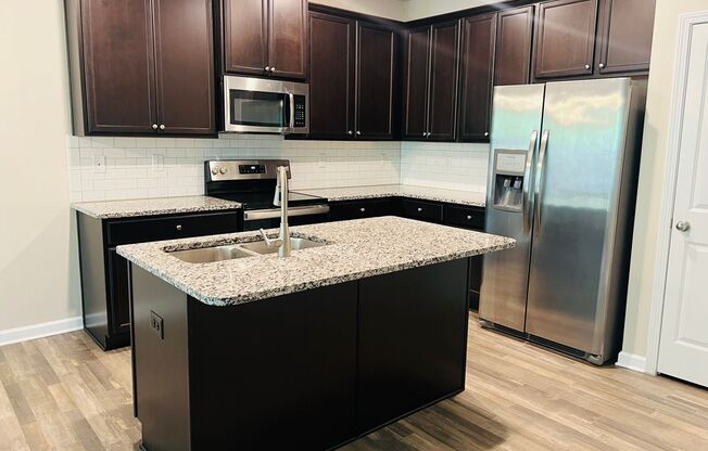 Beautiful 3 bedroom, 2.5 bathroom townhome in Atlanta! Must see!