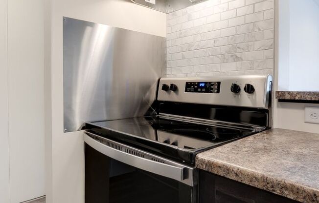 1 bed, 1 bath, 750 sqft, $1,200, Unit 7700-213