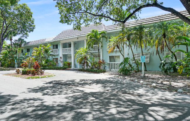 1200 MARIPOSA AVE