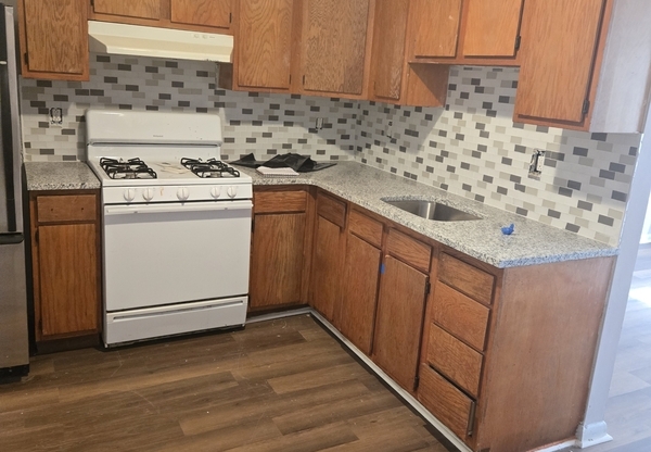 881 N 41 ST
