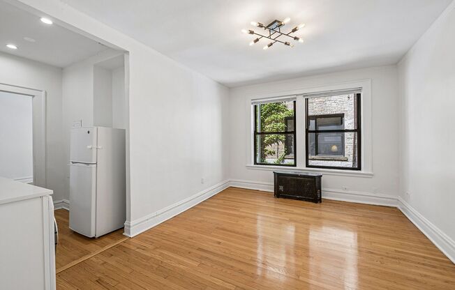 1 bed, 1 bath, 725 sqft, $2,097, Unit 1B