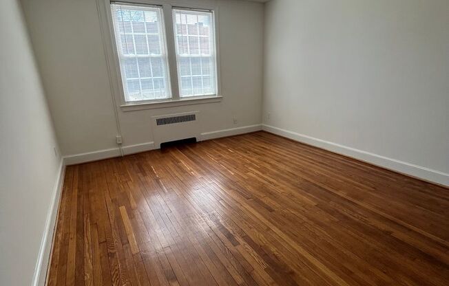 1 bed, 1 bath, 706 sqft, $1,695, Unit 410 #10