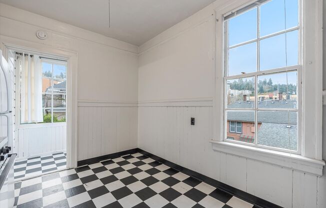 Great deal on a plex in Goose Hollow!