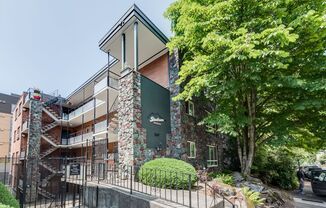 The Shuksan Apartments – Classic Brick Charm in the University District