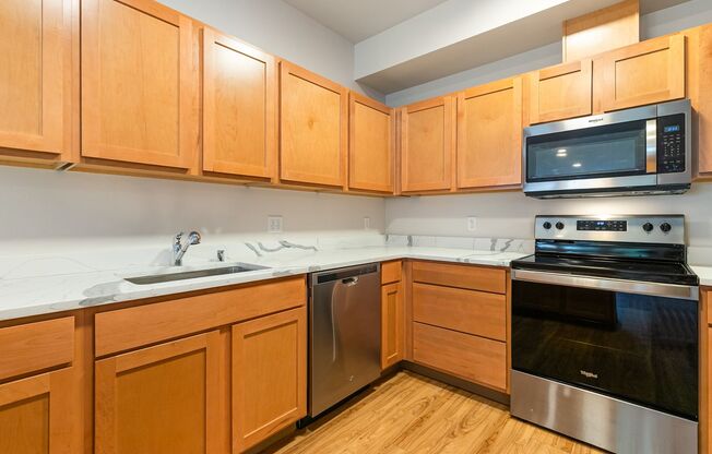2 beds, 2 baths, 998 sqft, $2,100, Unit A102