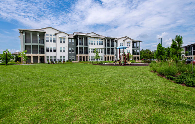 Urbon Nona Apartment Homes Exterior and Playground