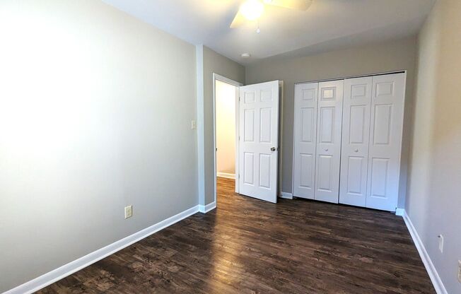 2 beds, 1.5 baths, $1,350, Unit B