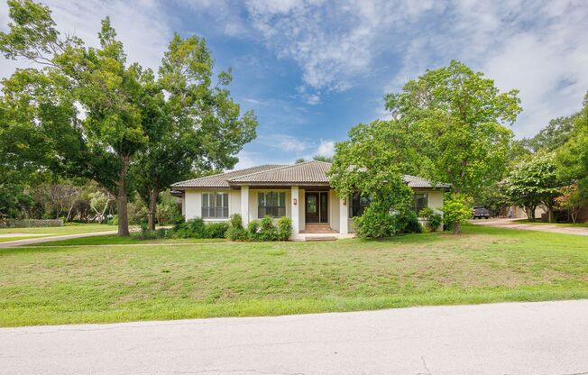 Charming 3-Bedroom Home in the Heart of Lakeway!
