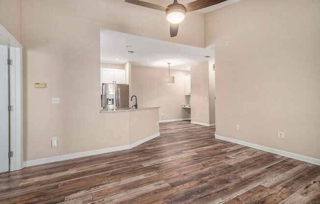 Updated 2 Bed 2 Bath Condo with One Car Garage in Littleton!