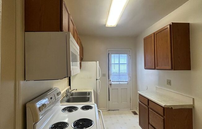 1 bed, 1 bath, $849, Unit Unit B