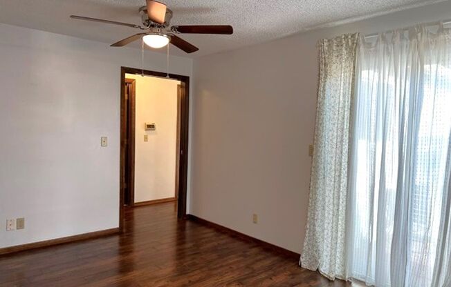 3 beds, 2 baths, $2,300